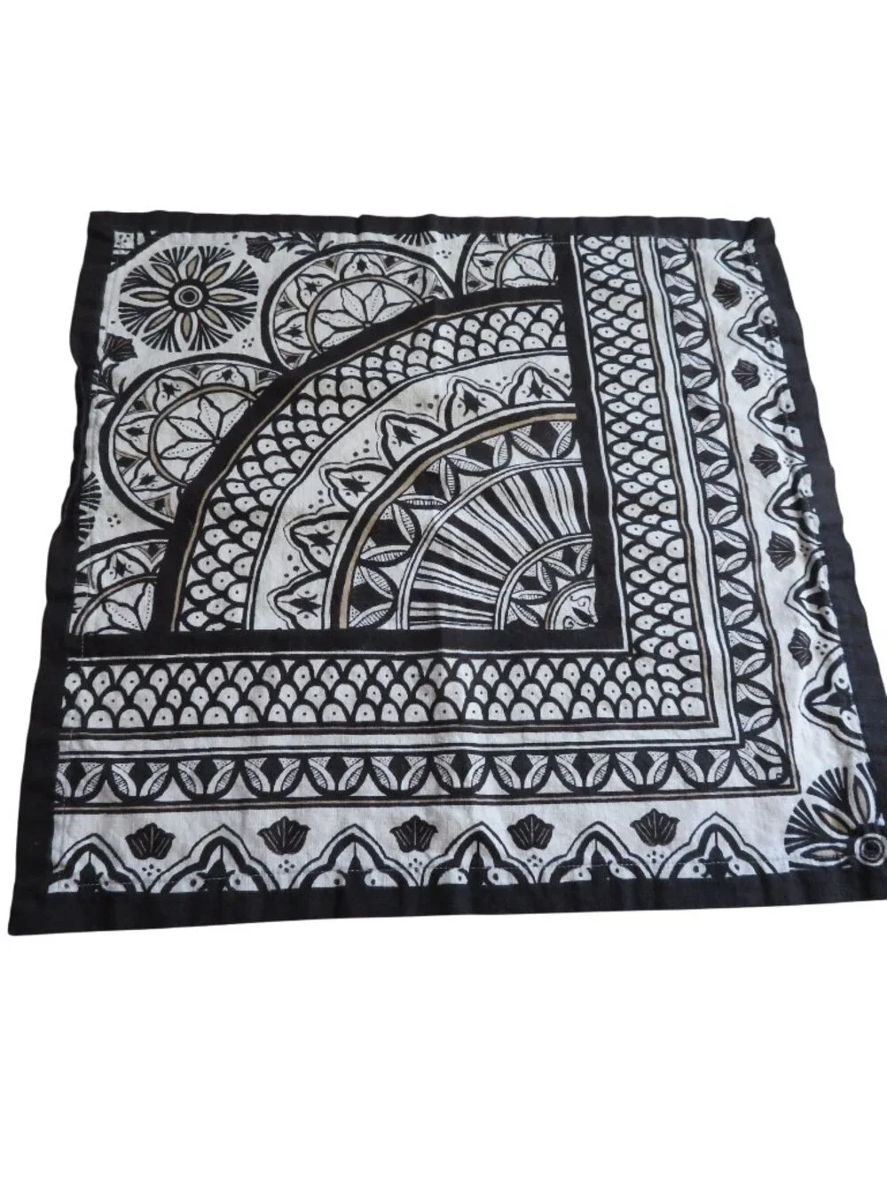 Pottery Barn Black White Cotton Marrakesh Napkin 20”x20” Square Made in Turkey